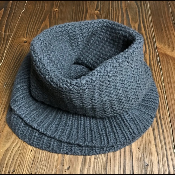 UNCONDITIONAL Male Cashmere Neck Shrug - Picture 4 of 4